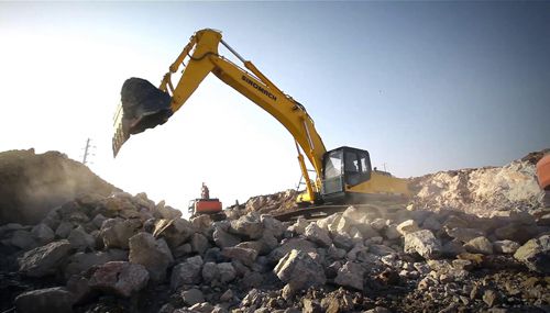 الحفارة ZG3255LC-9C