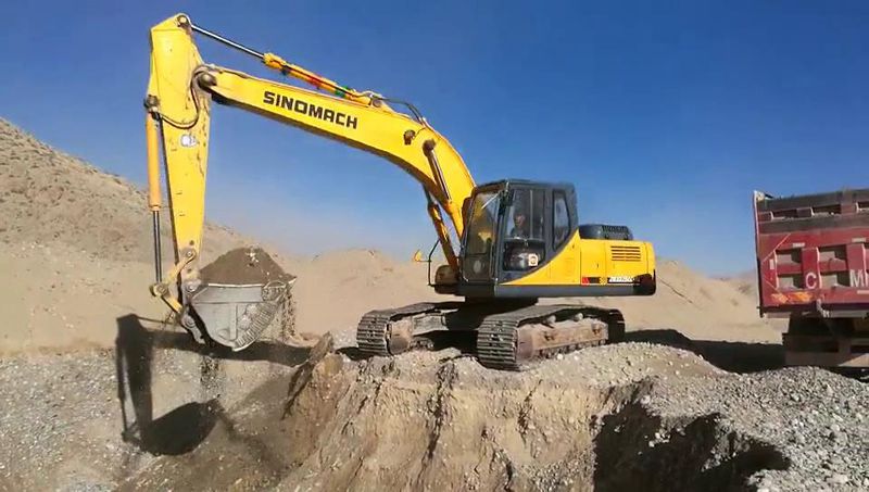 الحفارة ZG3255LC-9C
